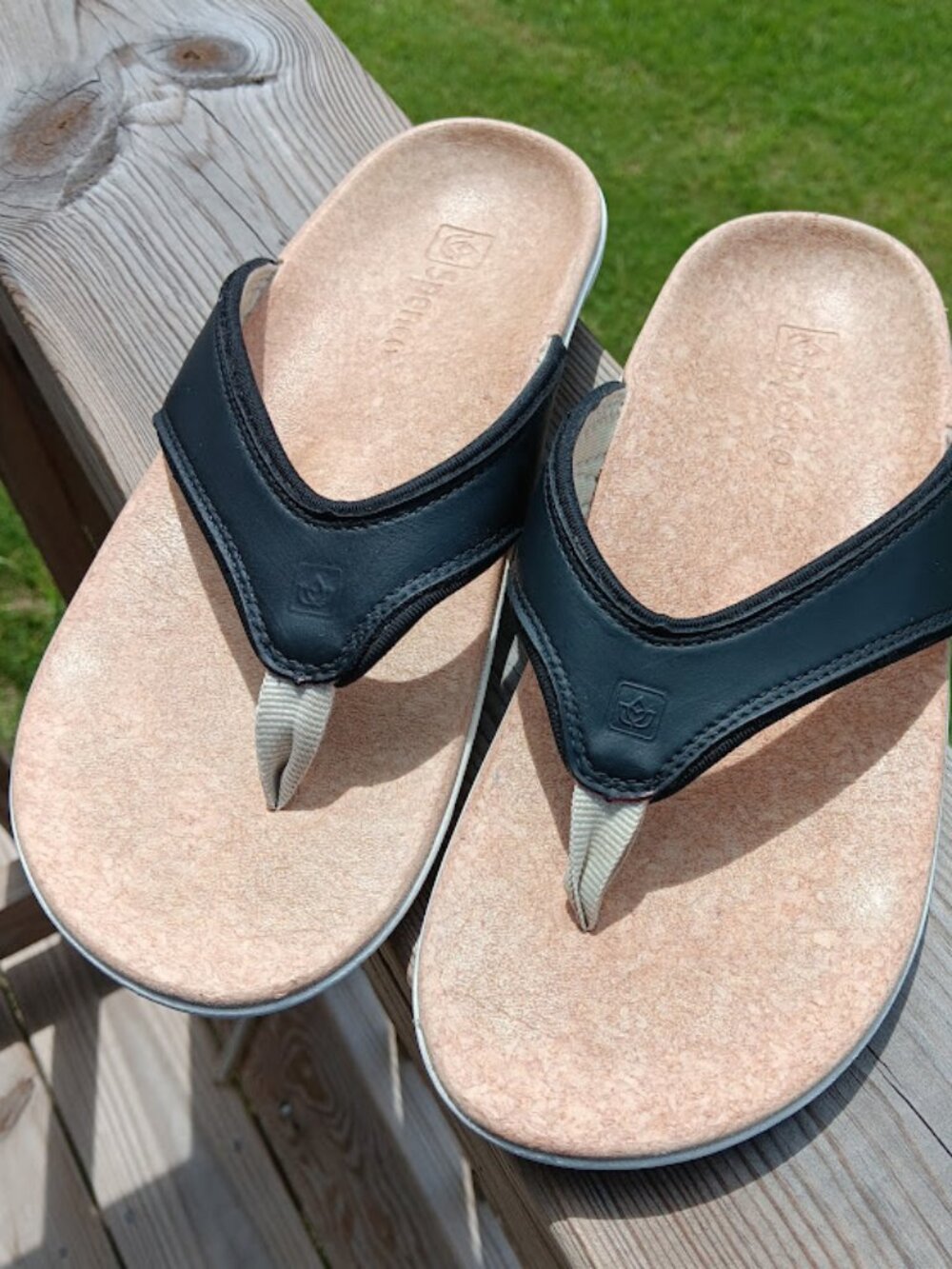 Spenco 8 Black Sandals Flip Flops Refurbished